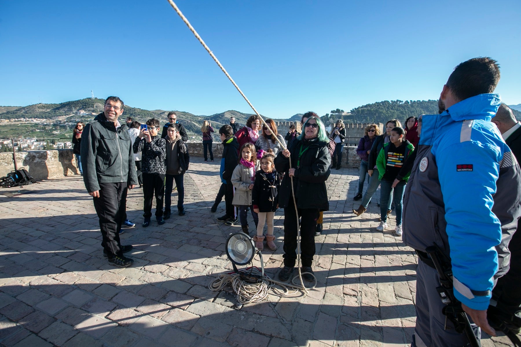 Fotos: Se cumple la tradición de tocar la campana de la Torre de la Vela el 2 de enero