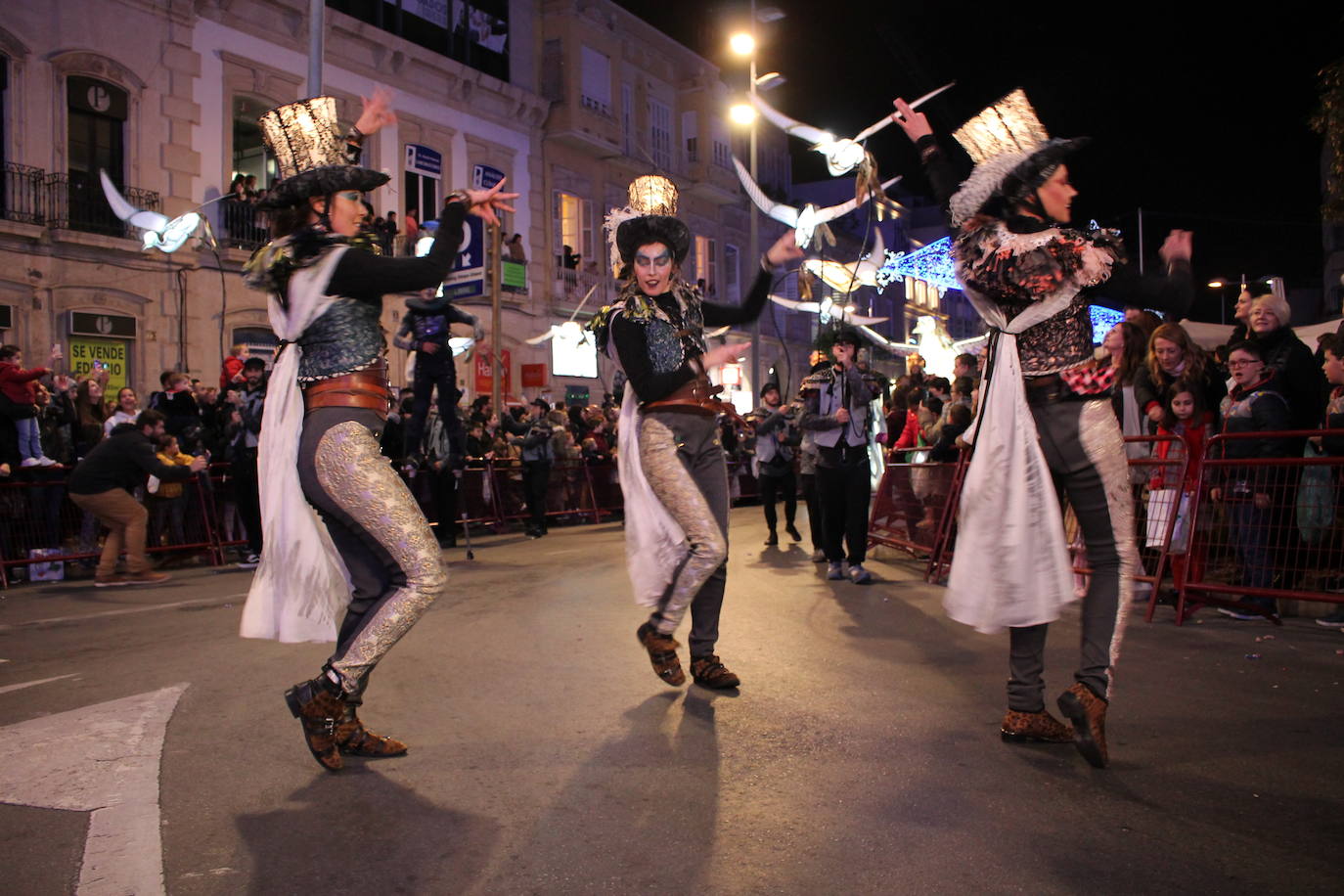 La cabalgata de Sus Majestades de Oriente recorren la ciudad en la noche más esperada de estas fiestas