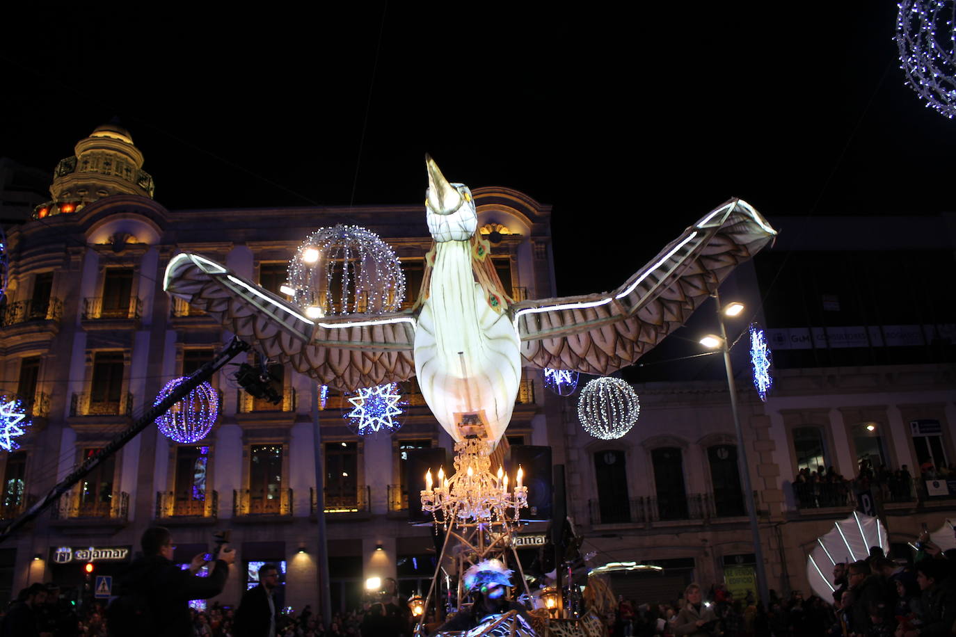 La cabalgata de Sus Majestades de Oriente recorren la ciudad en la noche más esperada de estas fiestas