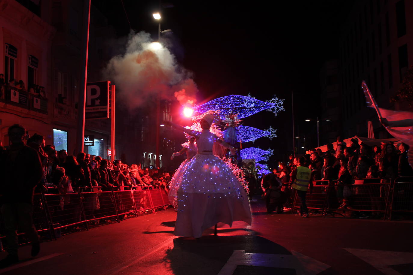 La cabalgata de Sus Majestades de Oriente recorren la ciudad en la noche más esperada de estas fiestas