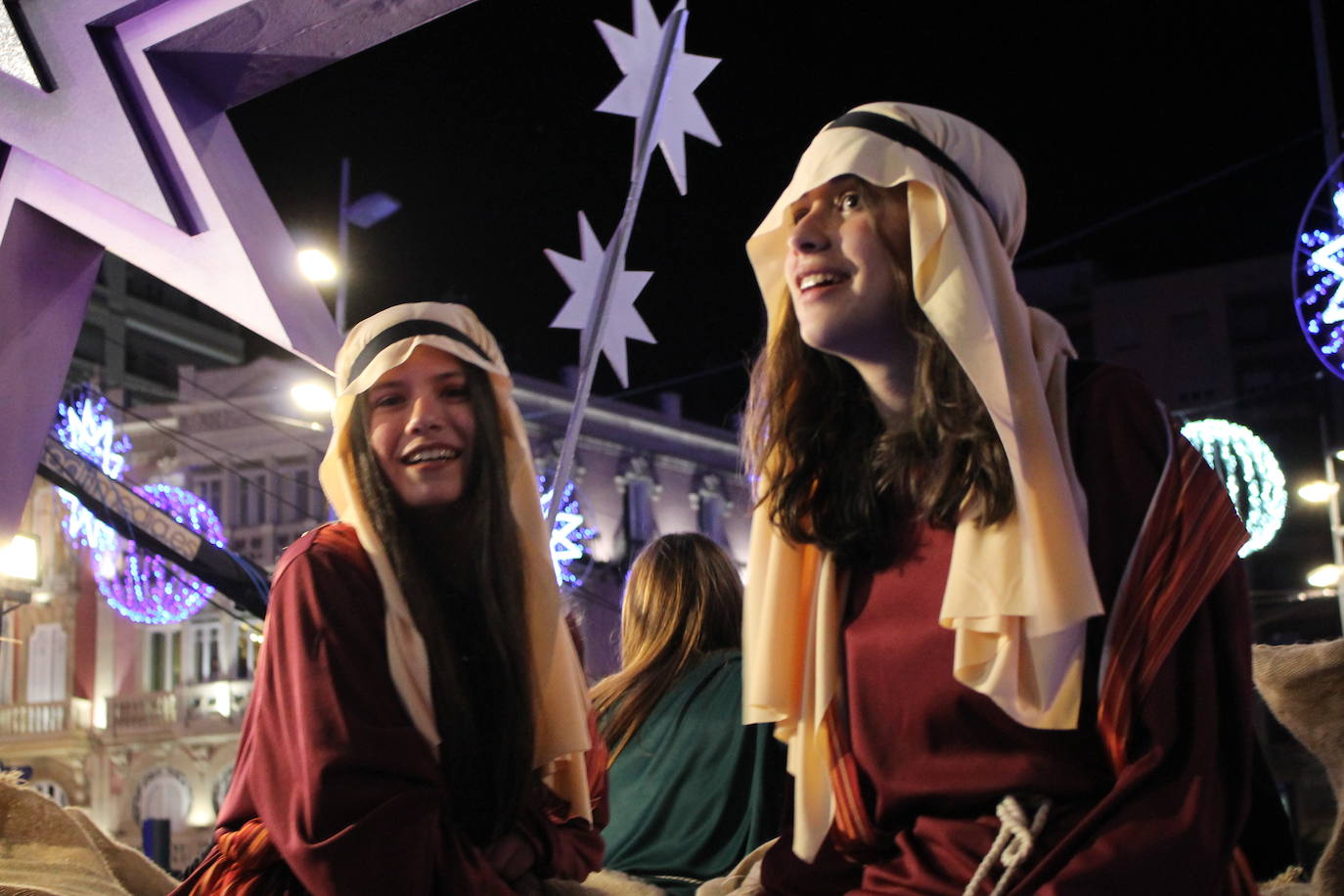 La cabalgata de Sus Majestades de Oriente recorren la ciudad en la noche más esperada de estas fiestas