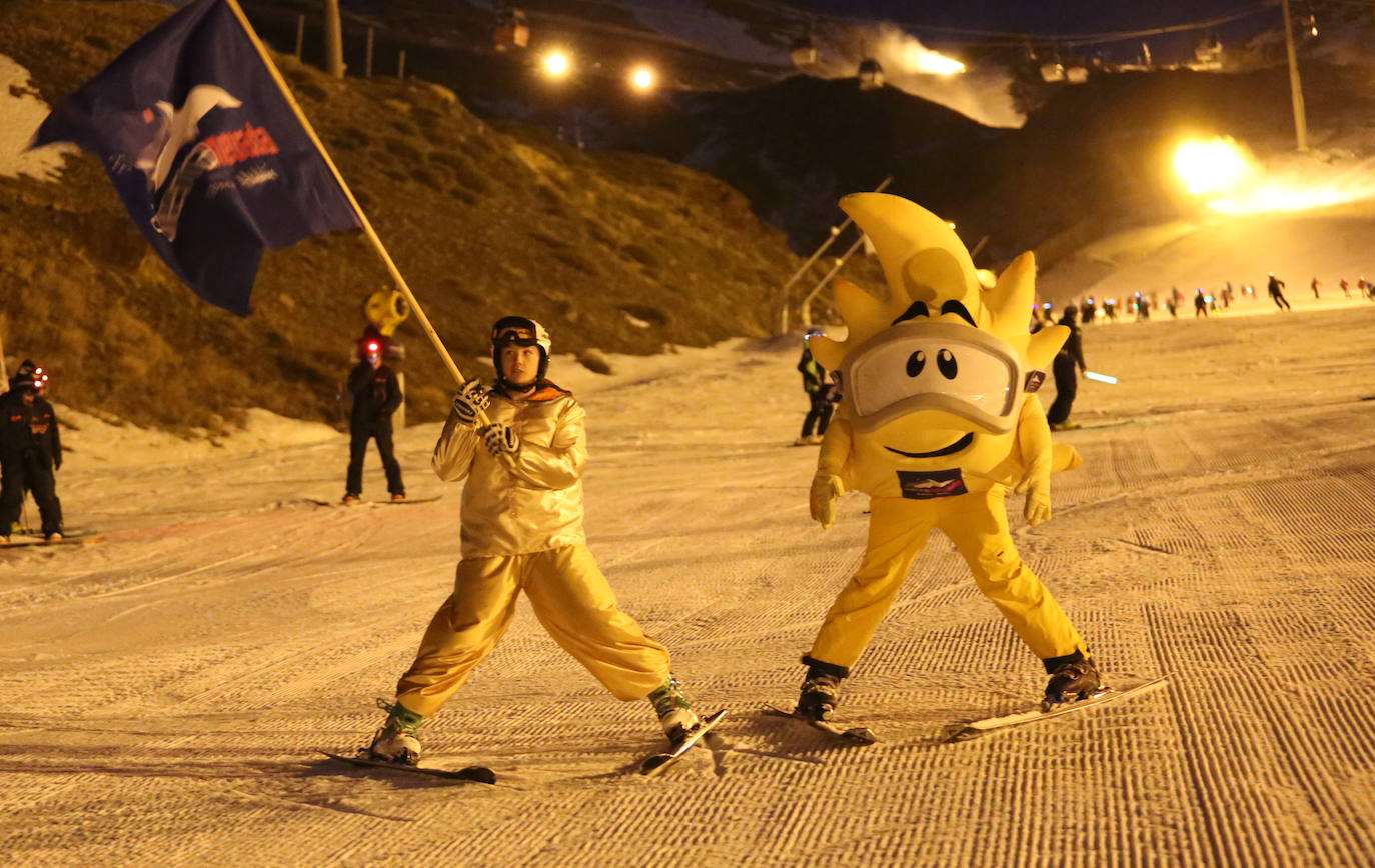 Los Reyes Magos llegan esquiando a Sierra Nevada