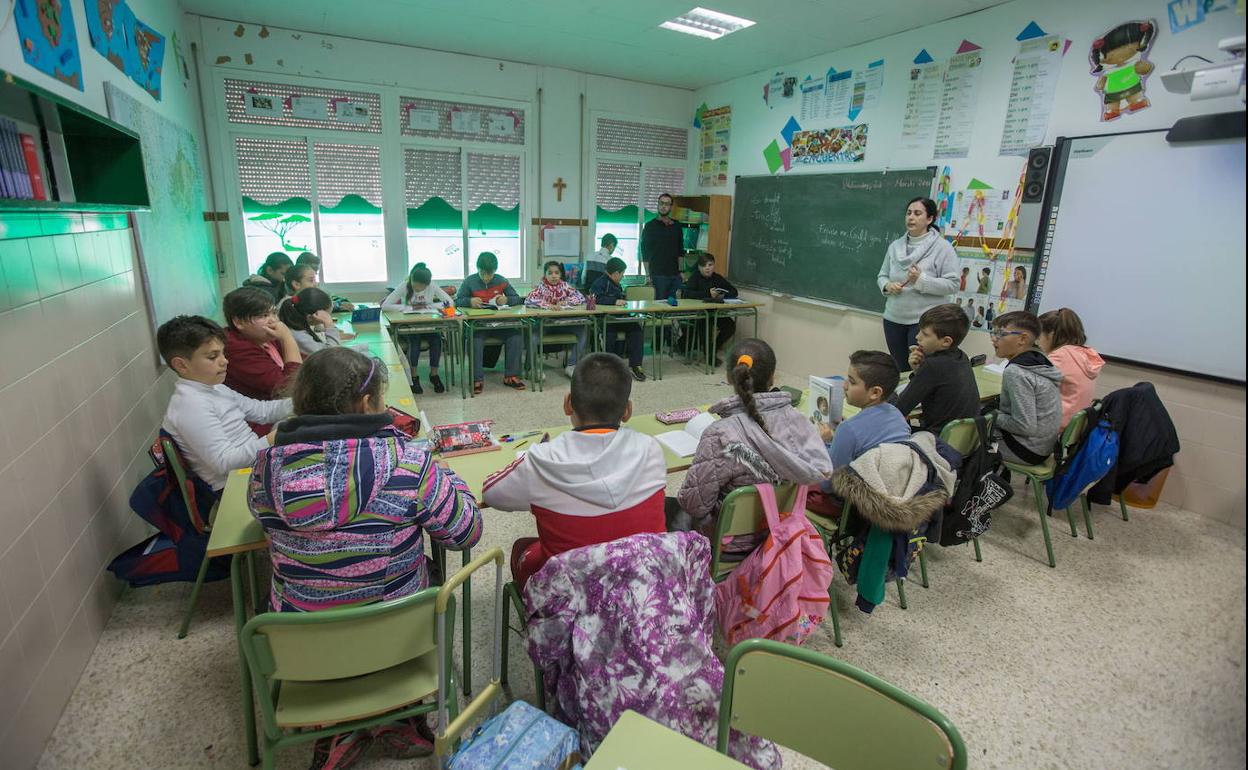 Granada | El 88% de los docentes cree que las tareas burocráticas que hacen perjudica a los alumnos