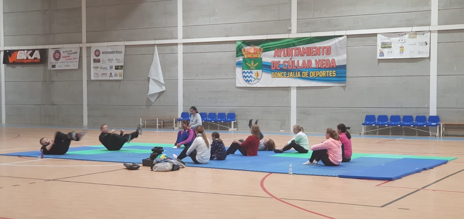 Las Concejalías de Igualdad y Deportes han puesto en marcha una actividad que ha supuesto un verdadero éxito: un Curso de Defensa Personal Femenina.