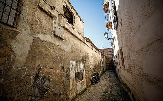 Imagen principal - Vecinos del Albaicín denuncian un expolio en el Carmen de San Cayetano de Granada