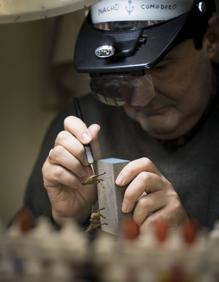 Imagen secundaria 2 - Santiago Pérez, el pincel de José Antonio Alcántara y Comodoro, afinando la vista. 