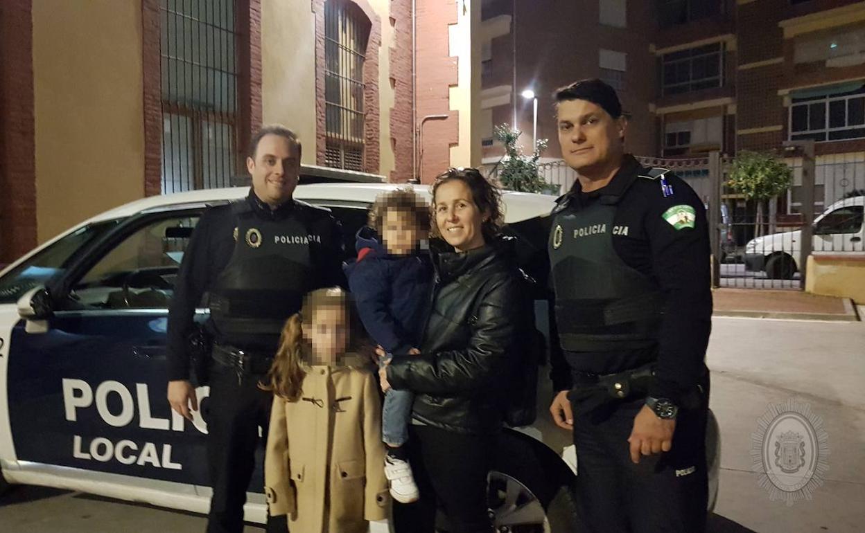 Héroes en Granada | Dos policías locales salvan la vida a una niña de 7 años que se atragantó con un caramelo