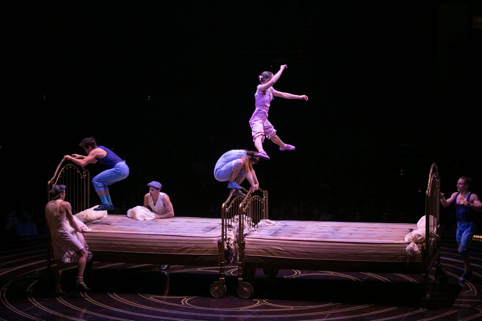 Extraordinaria acogida granadina a la compañía canadiense en su primera actuación en España