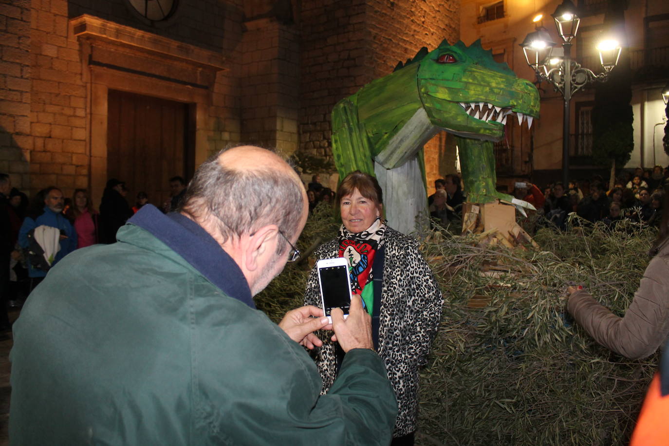 La noche del 16 de enero, la de San Antón, es siempre de tradición en Jaén, pero este año, lo ha sido un poco más, ya que hubo nueve lumbres, además de la oficial