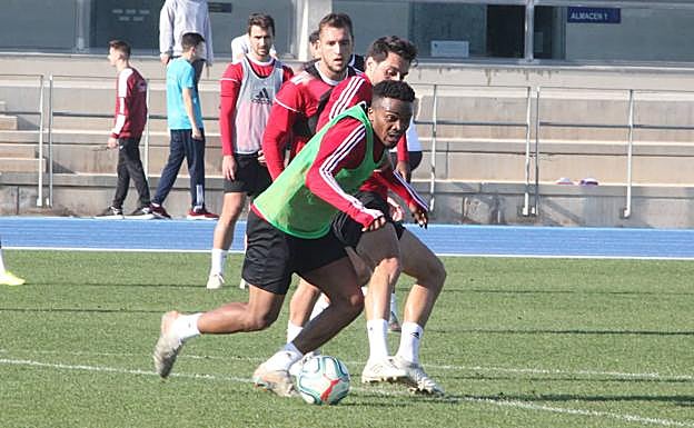 Kaptoum tomó el campo el pasado jueves y puede seguir en él esta noche. 