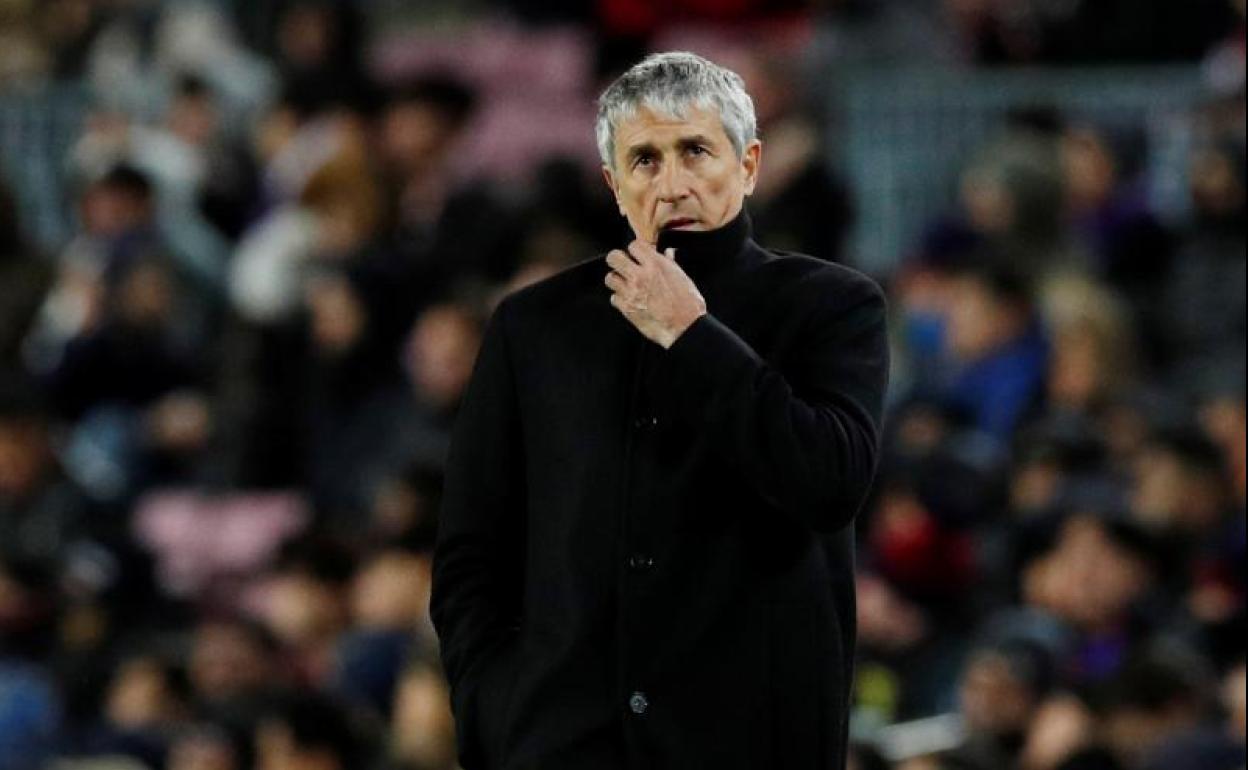 Quique Setién, durante su debut como técnico del Barça.