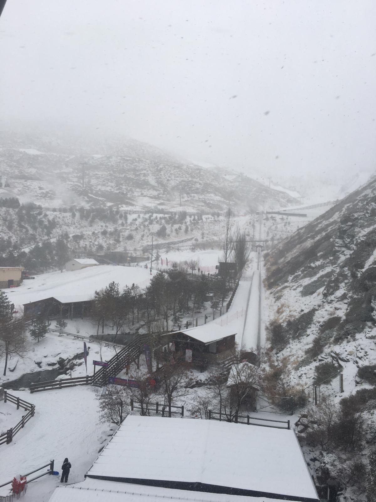 La nieve, por fin protagonista en Sierra Nevada