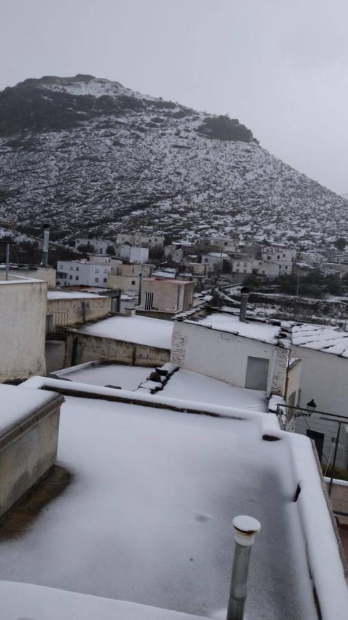 Almería se tiñe de blanco.