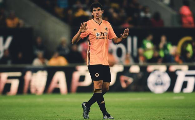 Jesús Vallejo, durante un encuentro con el Wolverhampton. 