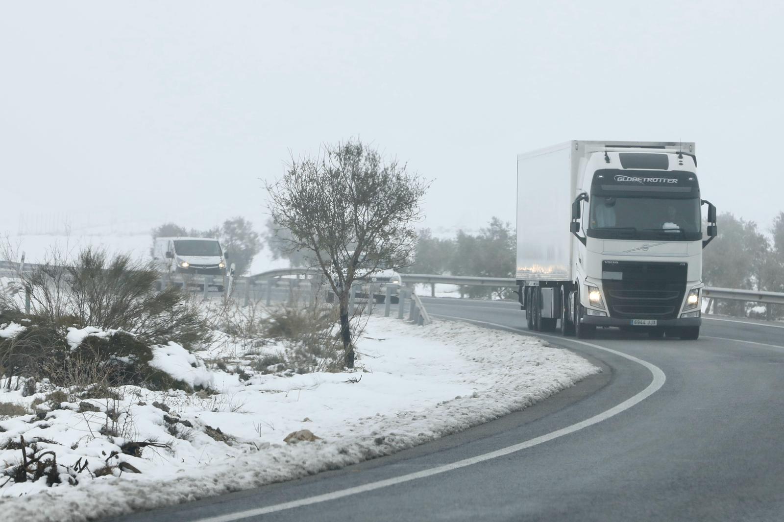 Fotos: El camino a Gor, repleto de nieve