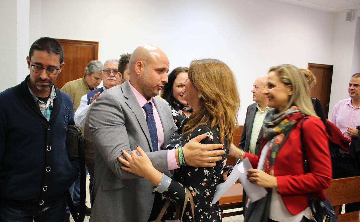Rodrigo Alonso en el centro de la imagen, en una foto de archivo.