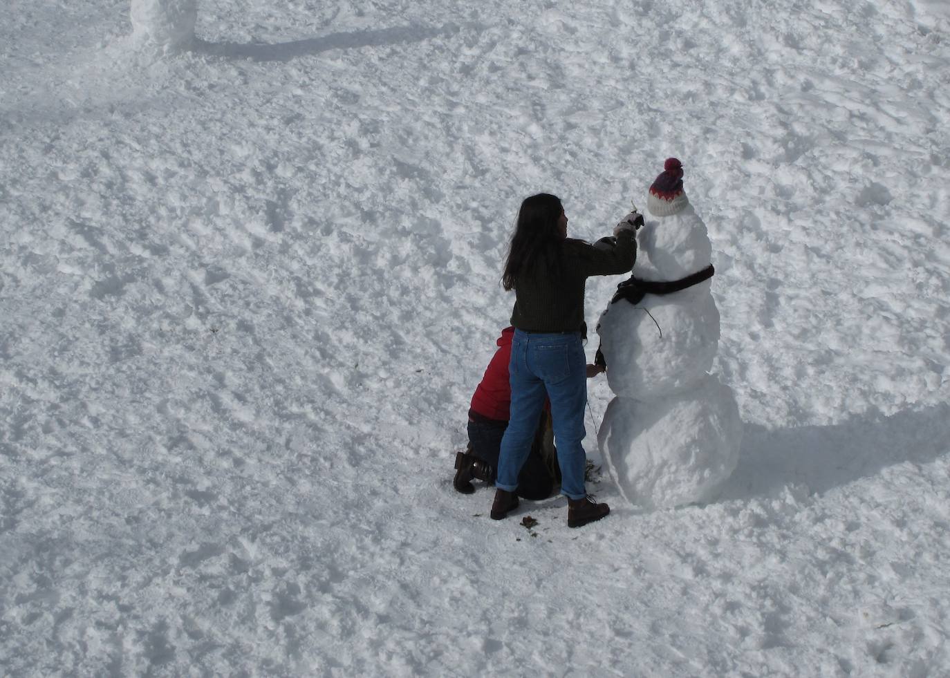La estación ha abierto intermitentemente este sábado con importante presencia de público a pesar del temporal 