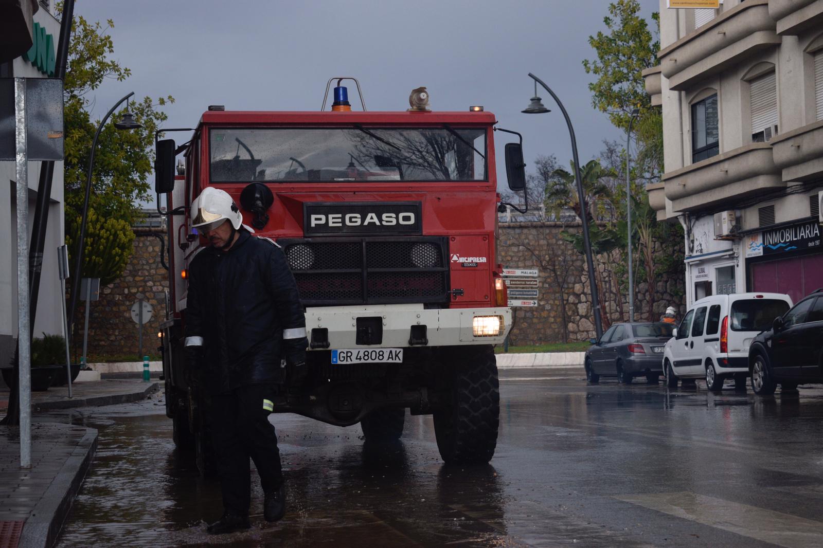 La lluvia inunda las calles de la localidad