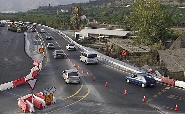 Conos en la N-323 para convertirla en 'autovía'.