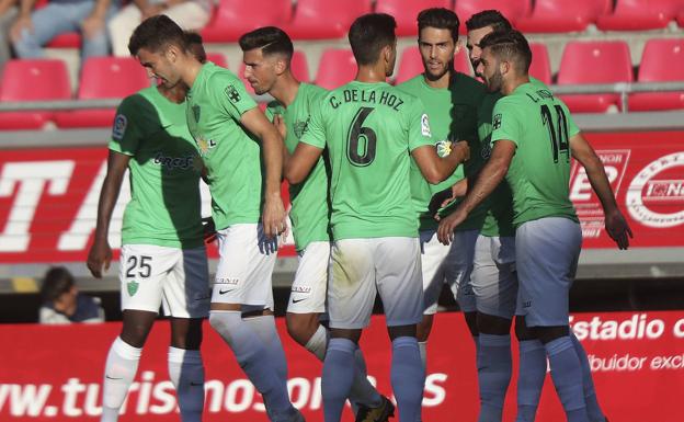 Jugadores de la UD Almería, celebrando uno de los dos goles que marcaron y le dieron la victoria en Soria en la visita de la pasada temporada. 