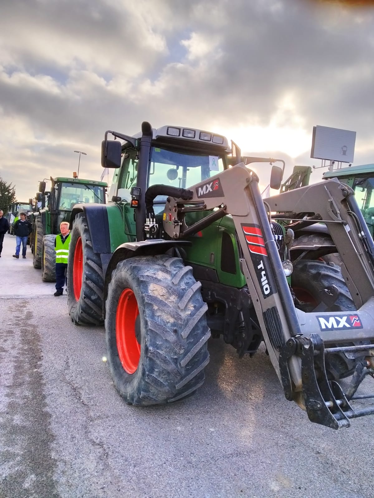 Miles de trabajadores del sector del olivar se han manifestado en toda la provincia de Jaén