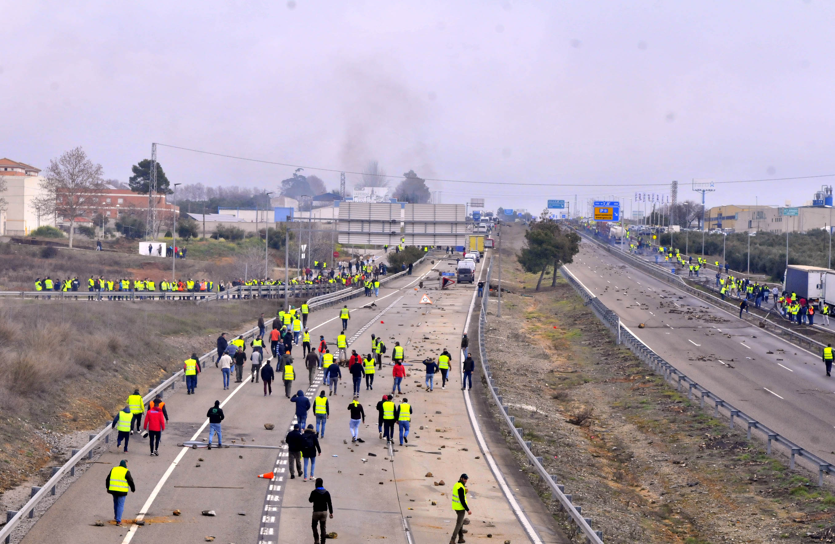Miles de trabajadores del sector del olivar se han manifestado en toda la provincia de Jaén