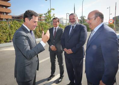 Imagen secundaria 1 - Pérez, junto a Salvador y Juanma Moreno en los últimos meses.