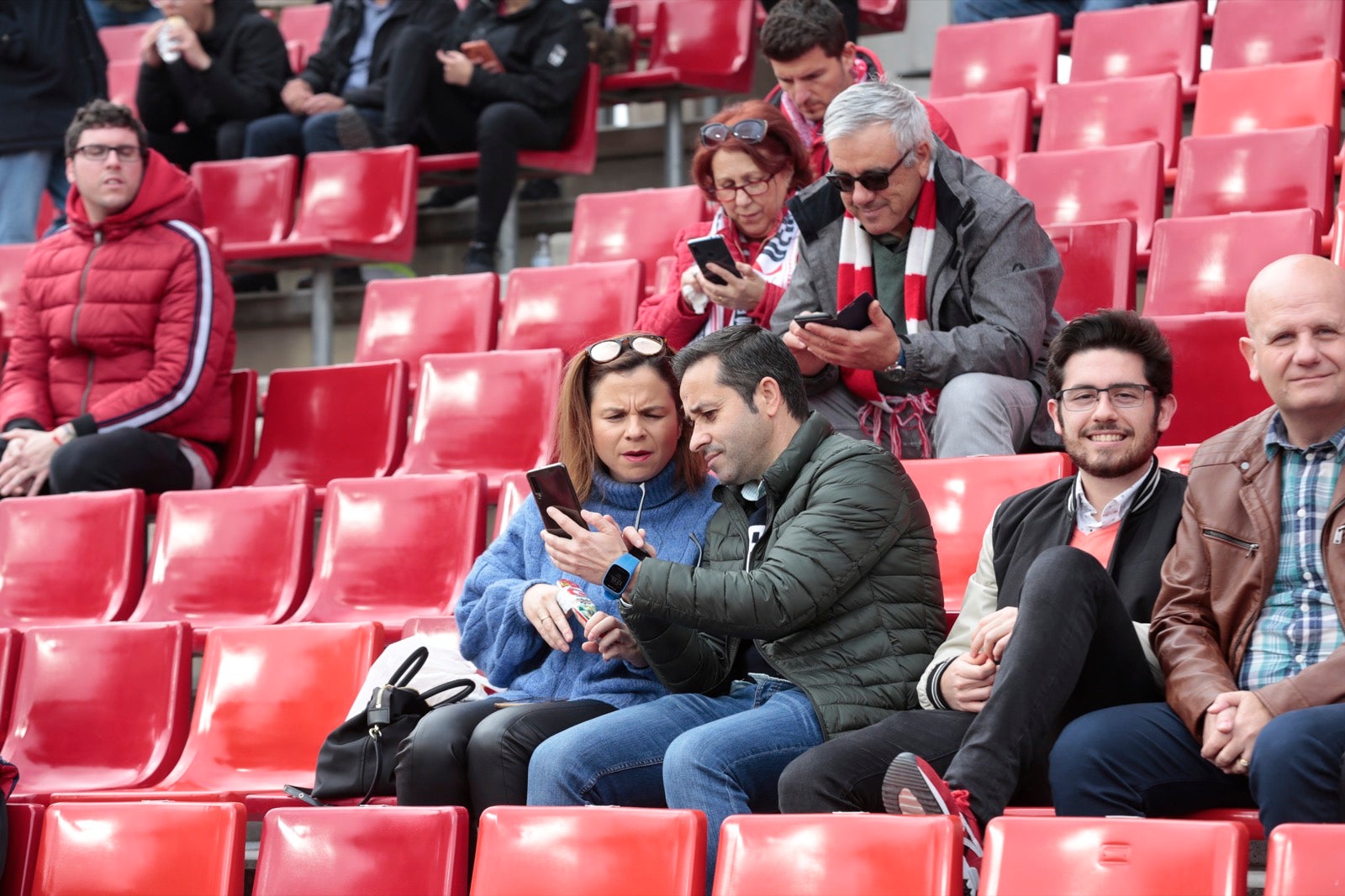 ¿Has estado en el choque de este mediodía en el campo del Zaidín? Aquí te puedes buscar