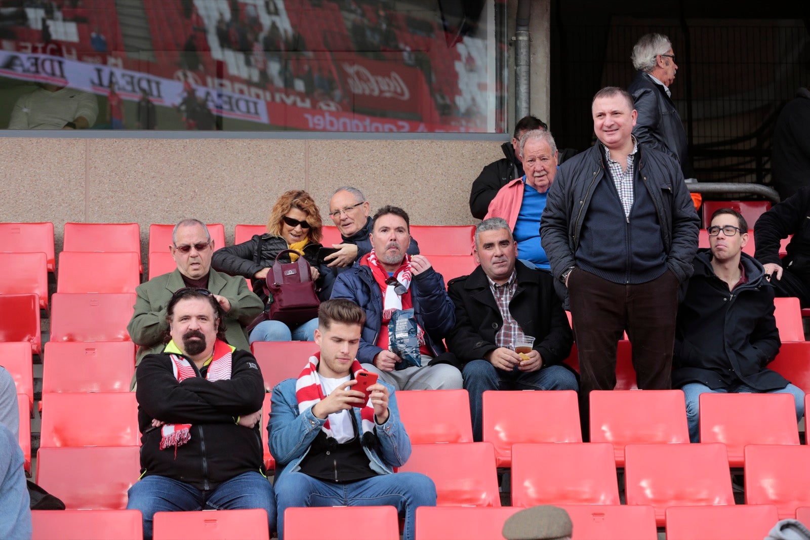 ¿Has estado en el choque de este mediodía en el campo del Zaidín? Aquí te puedes buscar