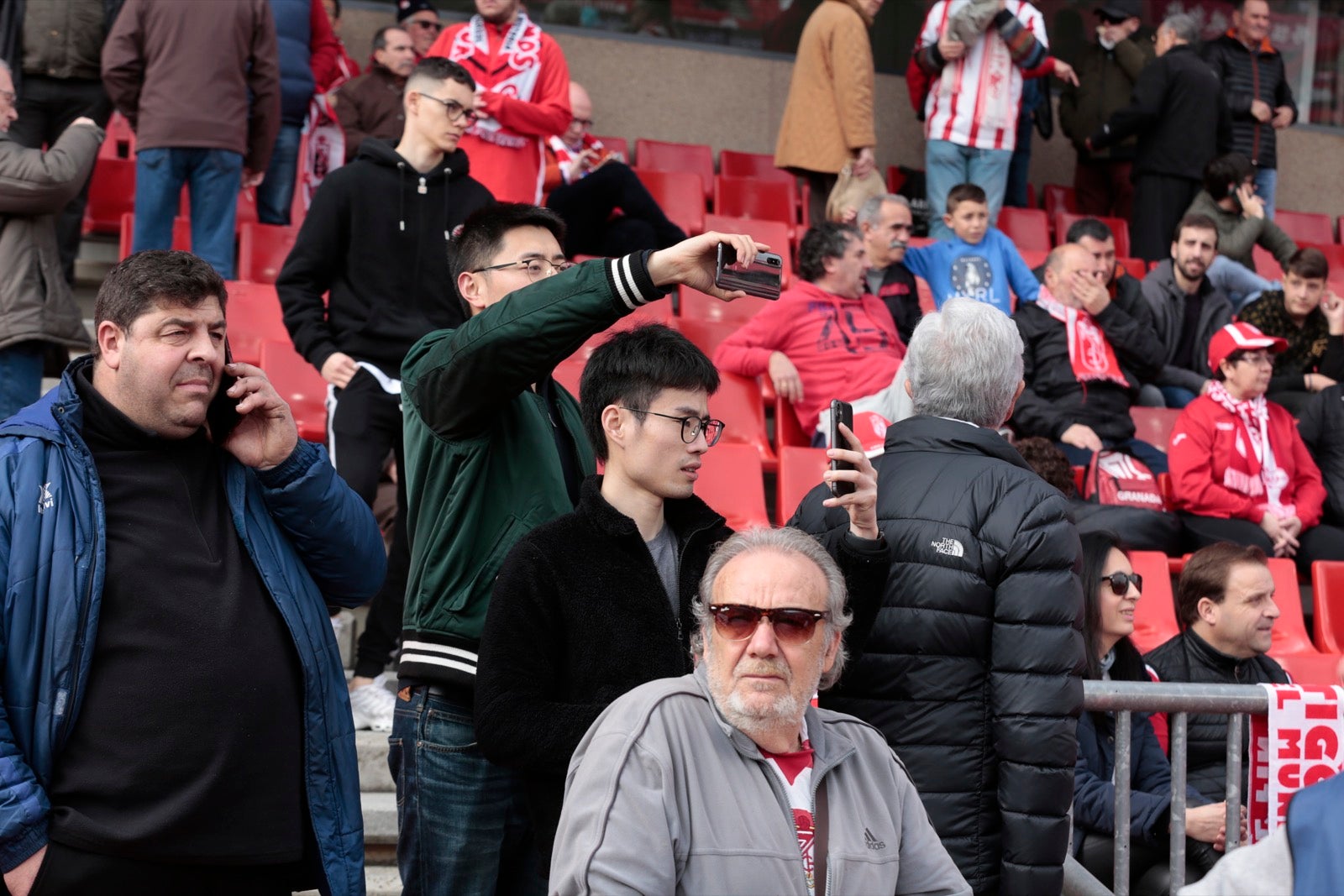 ¿Has estado en el choque de este mediodía en el campo del Zaidín? Aquí te puedes buscar