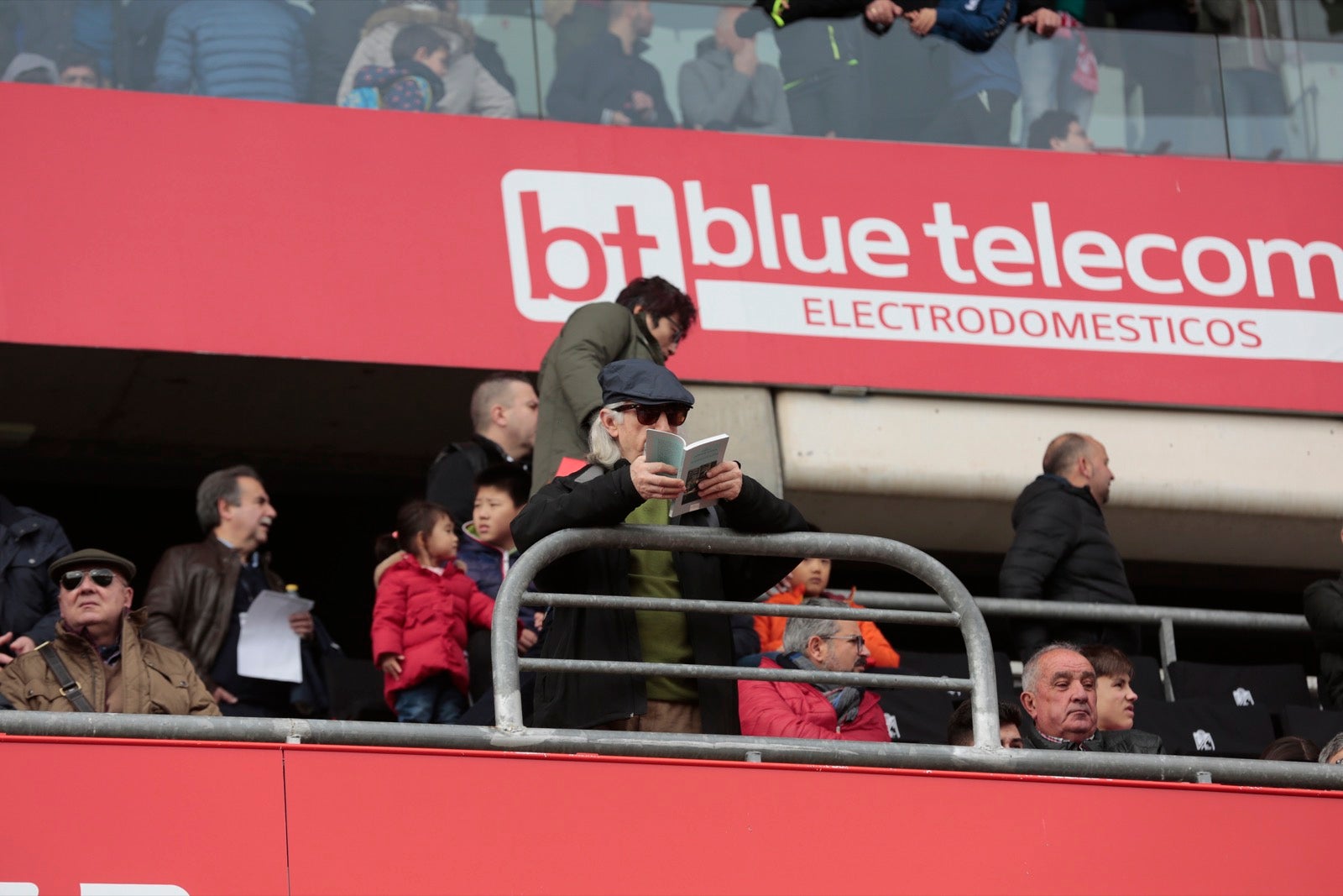 ¿Has estado en el choque de este mediodía en el campo del Zaidín? Aquí te puedes buscar