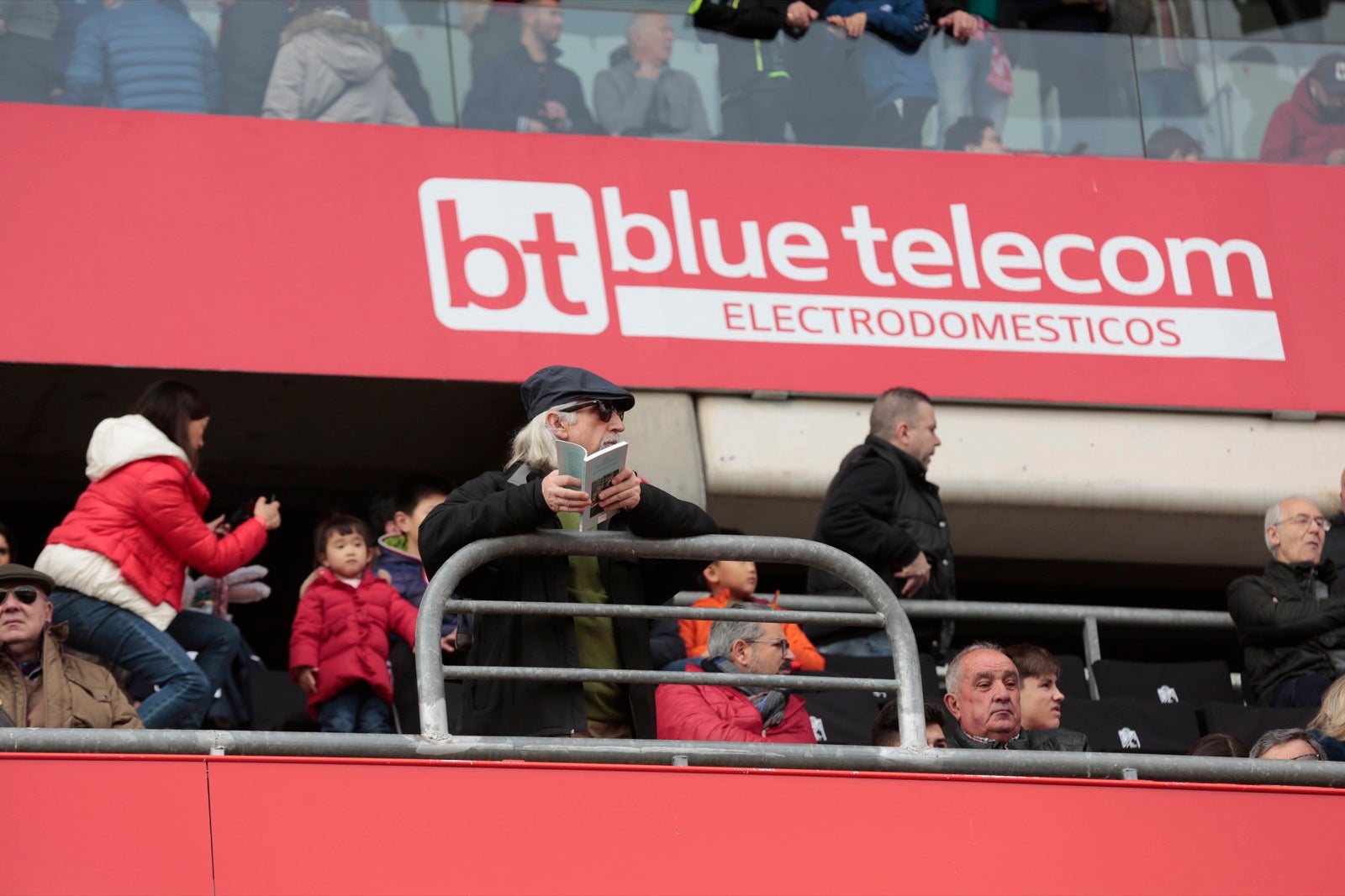 ¿Has estado en el choque de este mediodía en el campo del Zaidín? Aquí te puedes buscar