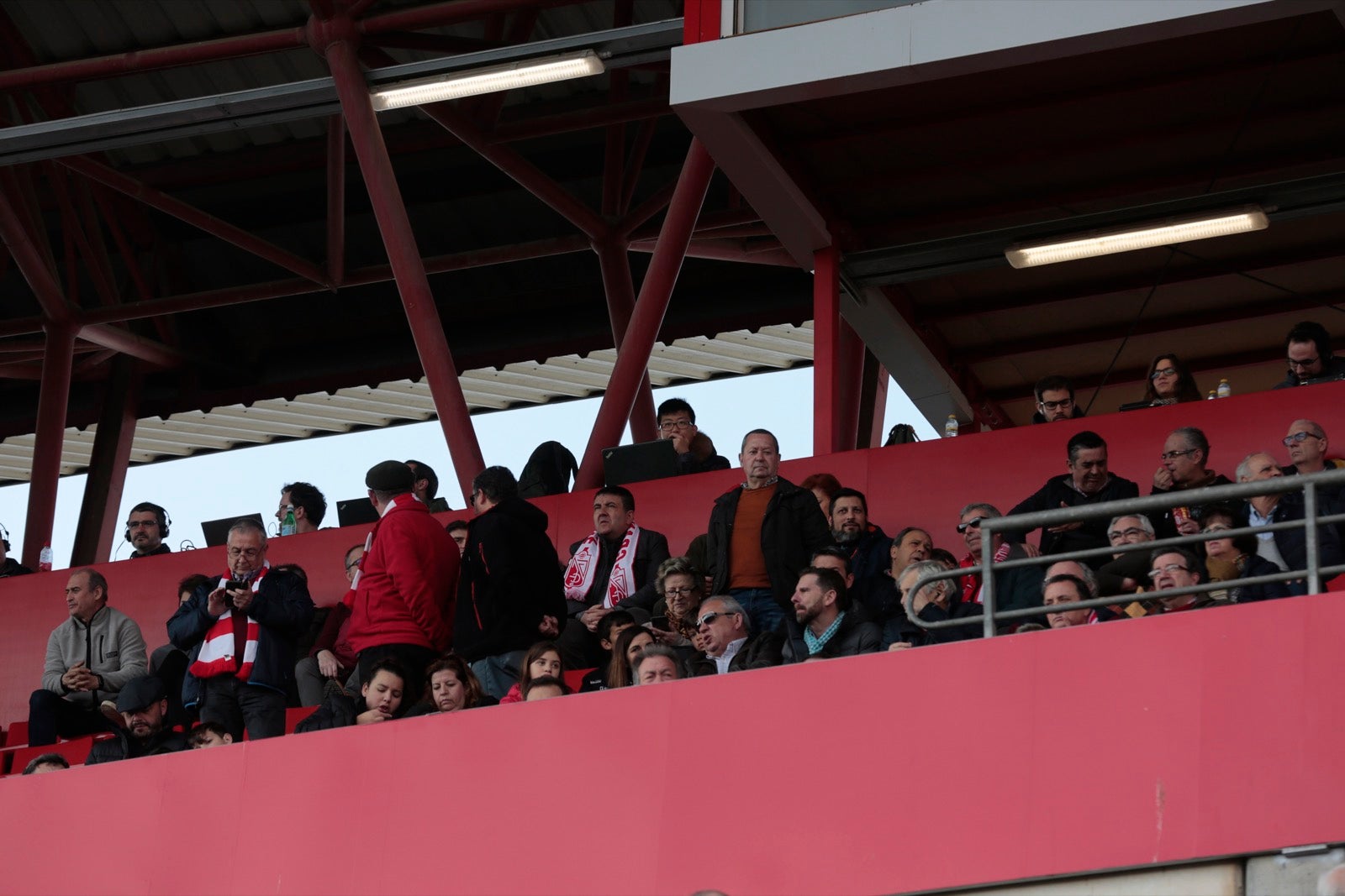 ¿Has estado en el choque de este mediodía en el campo del Zaidín? Aquí te puedes buscar