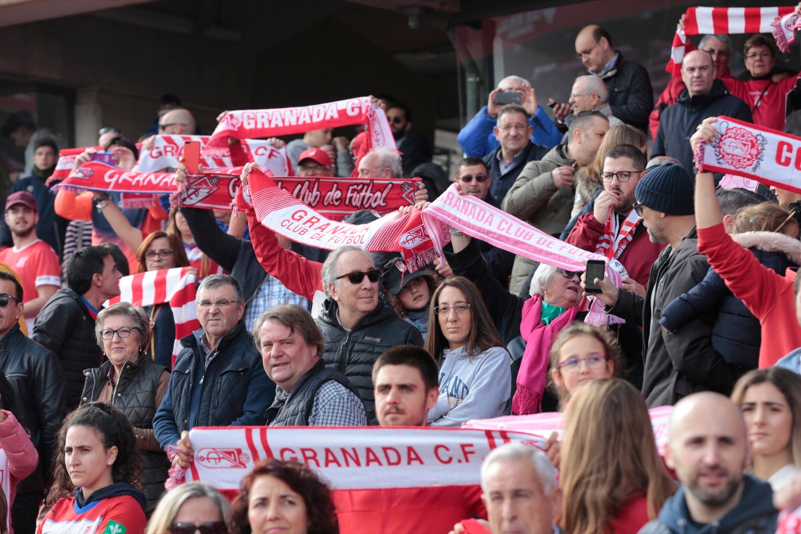 ¿Has estado en el choque de este mediodía en el campo del Zaidín? Aquí te puedes buscar