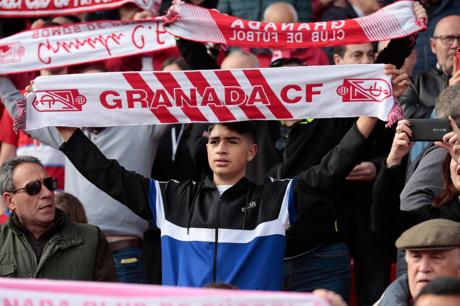 ¿Has estado en el choque de este mediodía en el campo del Zaidín? Aquí te puedes buscar