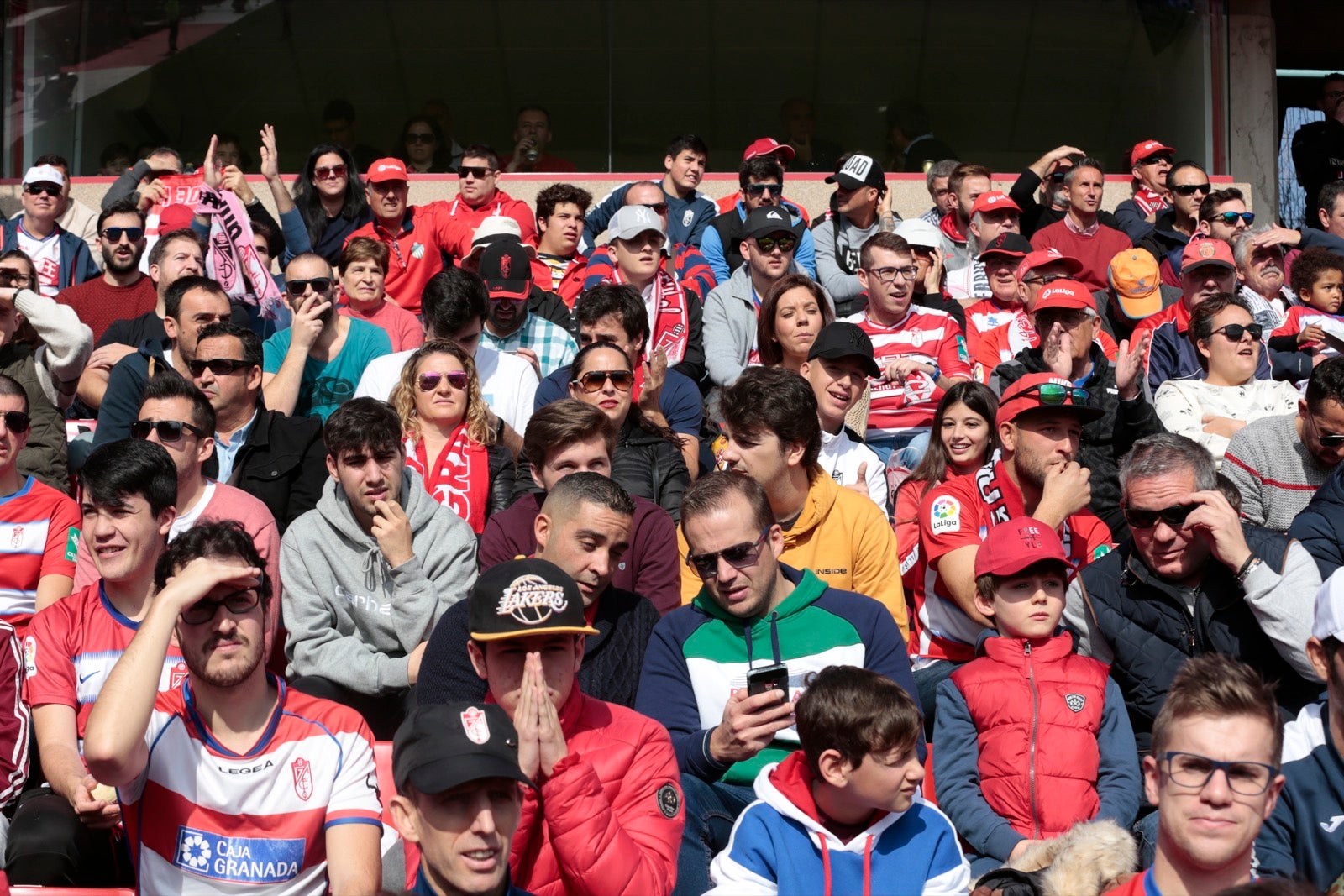 ¿Has estado en el choque de este mediodía en el campo del Zaidín? Aquí te puedes buscar