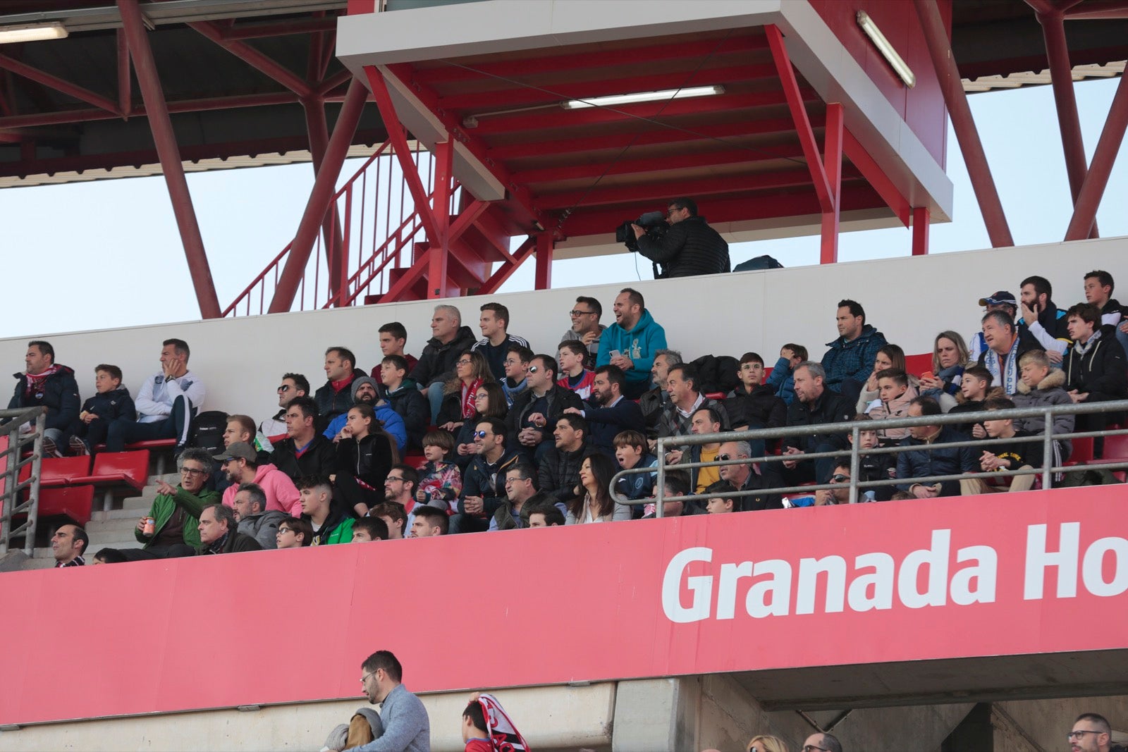 ¿Has estado en el choque de este mediodía en el campo del Zaidín? Aquí te puedes buscar