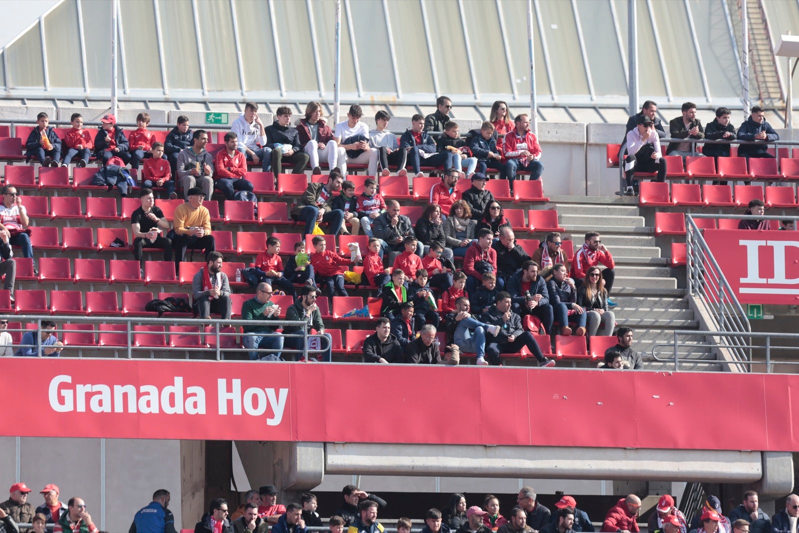 ¿Has estado en el choque de este mediodía en el campo del Zaidín? Aquí te puedes buscar