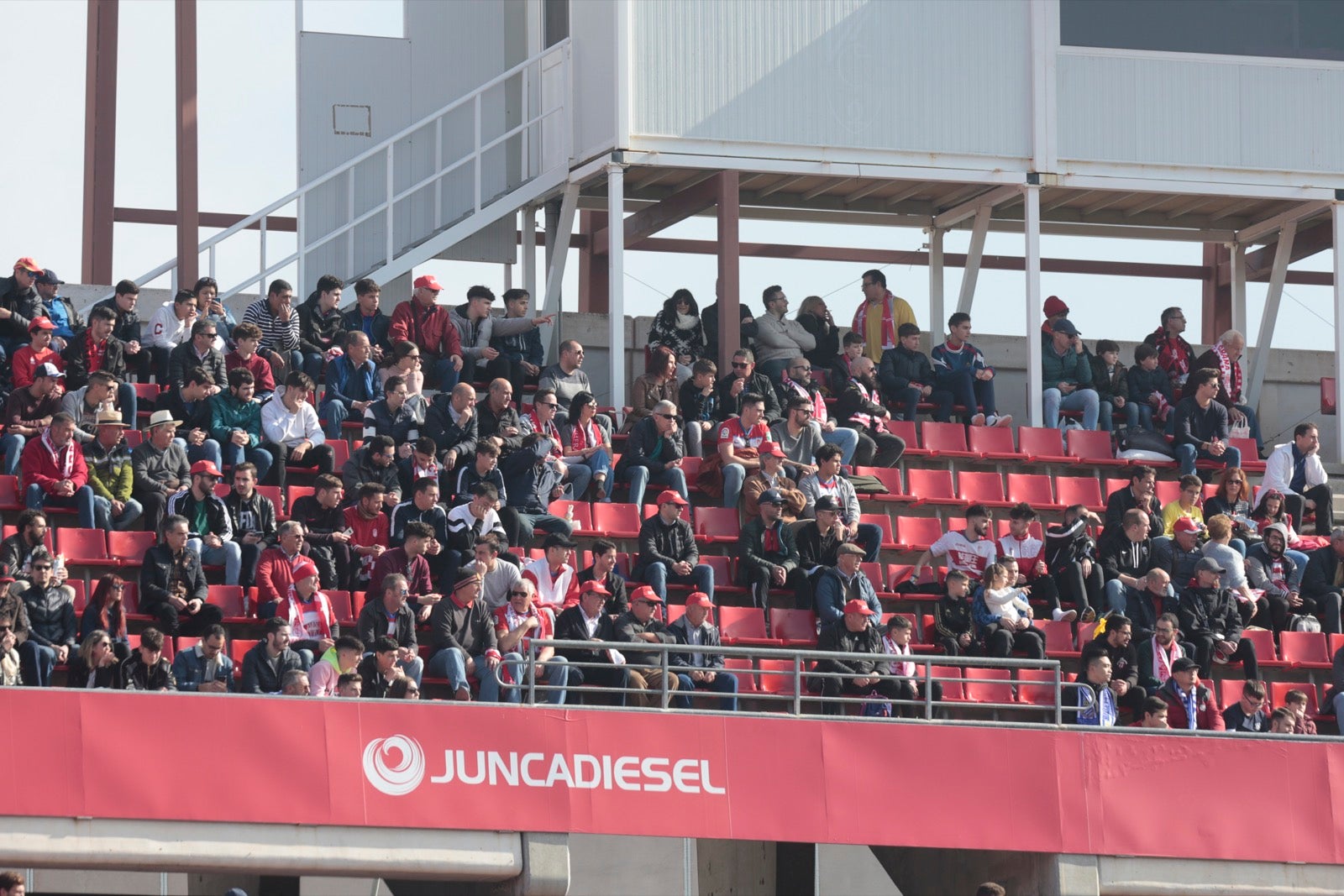 ¿Has estado en el choque de este mediodía en el campo del Zaidín? Aquí te puedes buscar