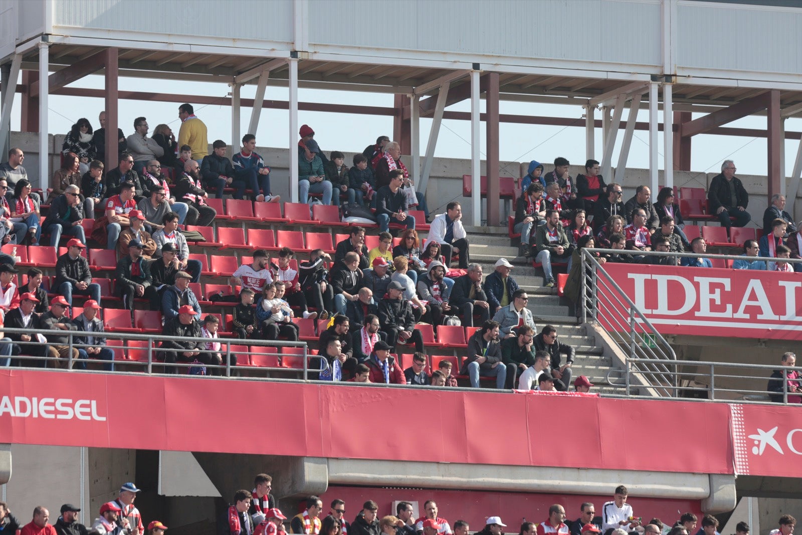 ¿Has estado en el choque de este mediodía en el campo del Zaidín? Aquí te puedes buscar