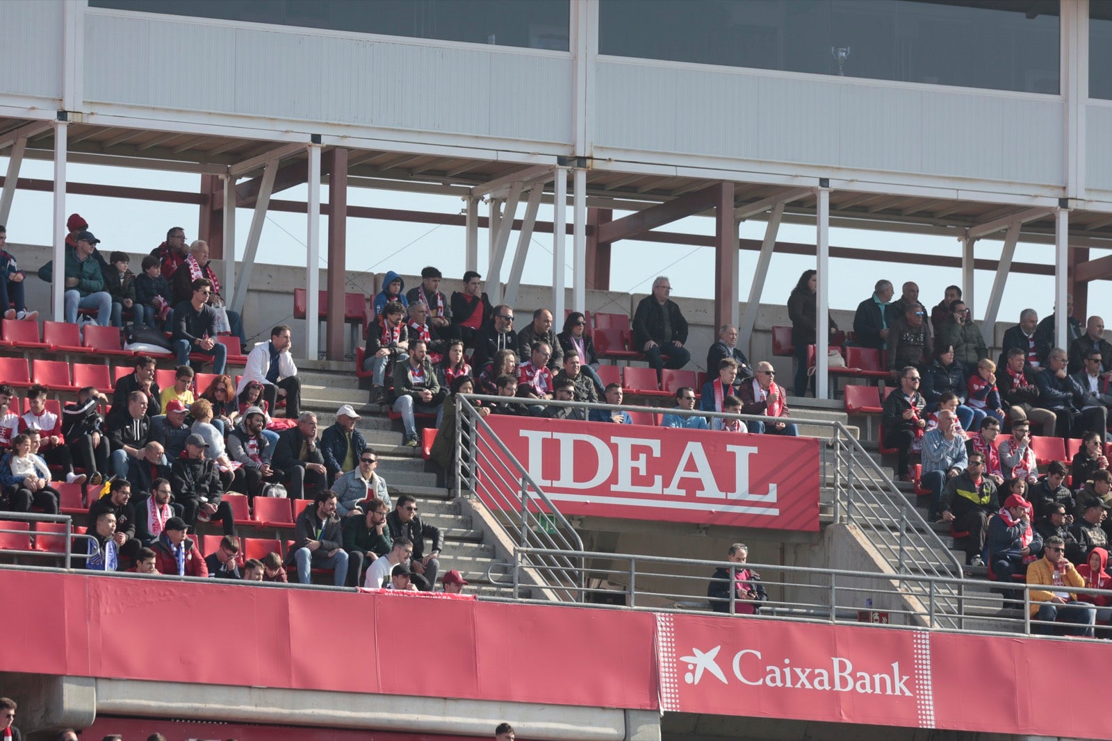 ¿Has estado en el choque de este mediodía en el campo del Zaidín? Aquí te puedes buscar