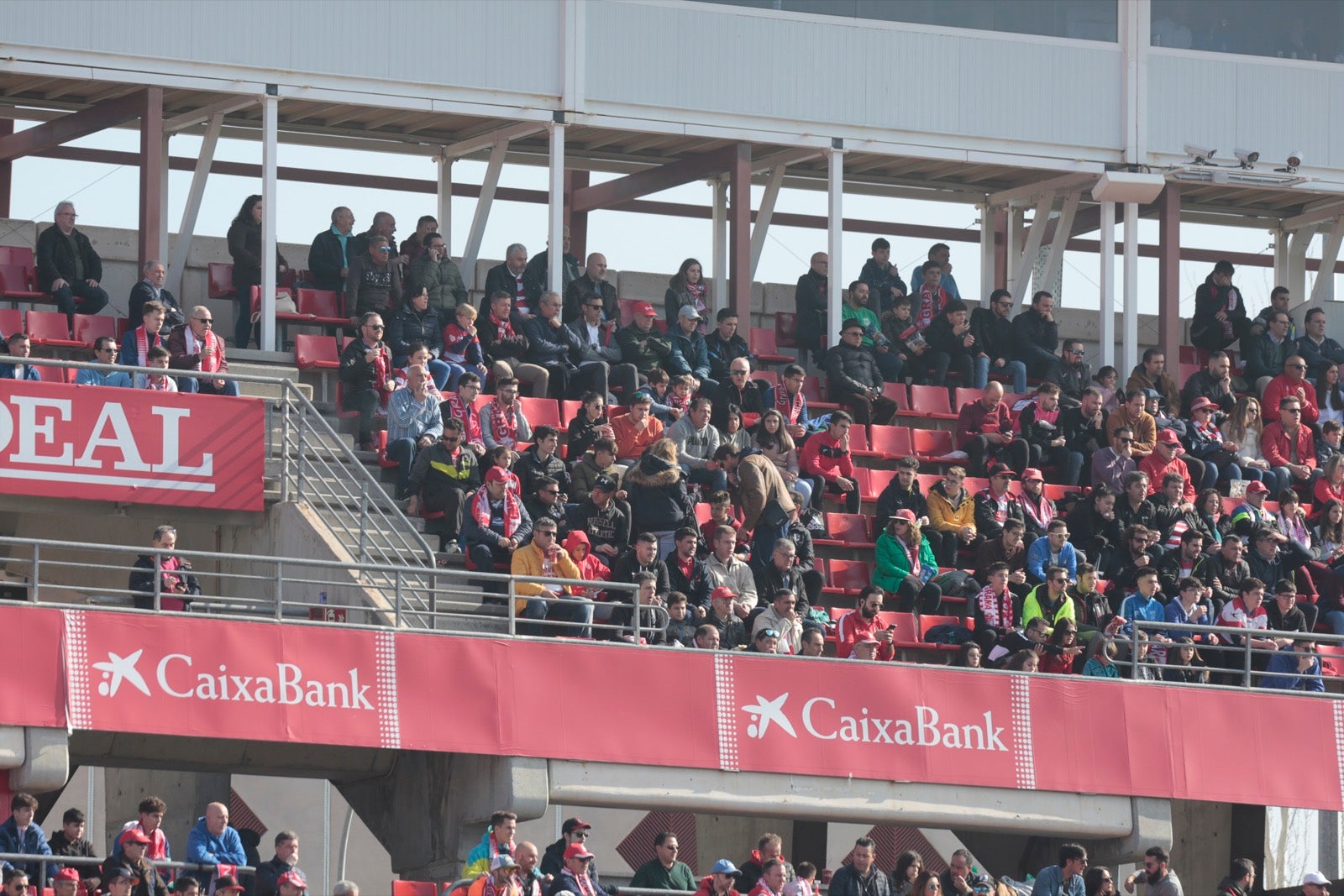¿Has estado en el choque de este mediodía en el campo del Zaidín? Aquí te puedes buscar