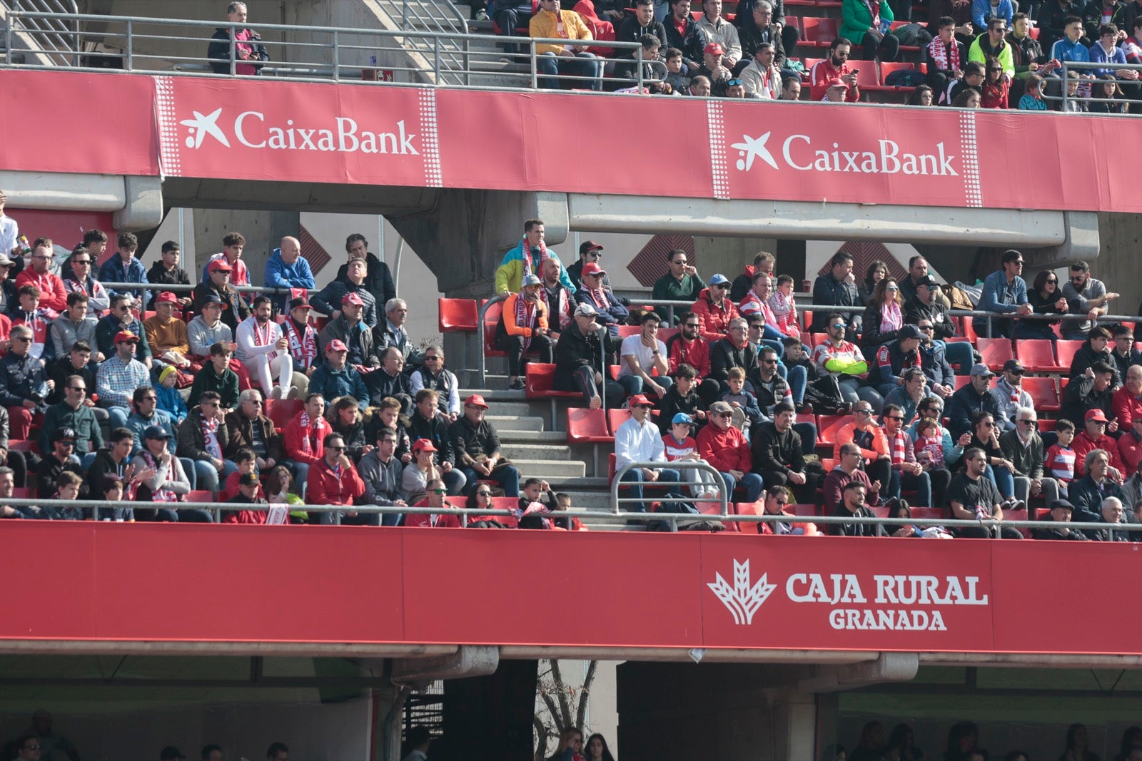 ¿Has estado en el choque de este mediodía en el campo del Zaidín? Aquí te puedes buscar