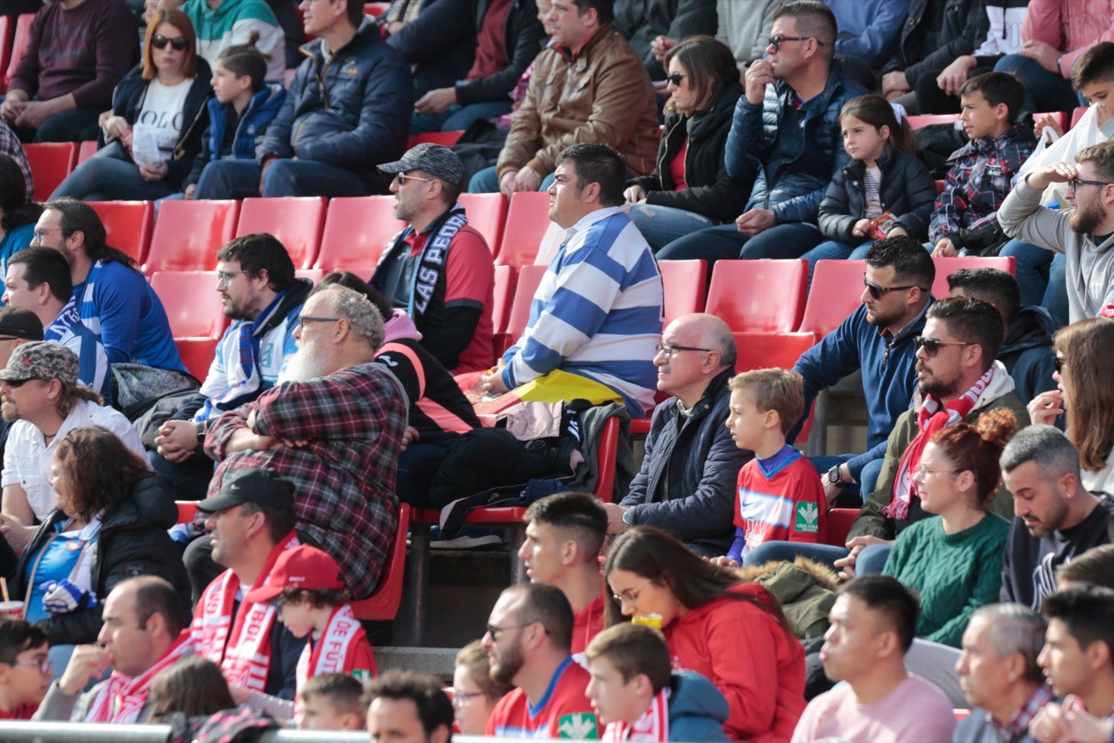 ¿Has estado en el choque de este mediodía en el campo del Zaidín? Aquí te puedes buscar