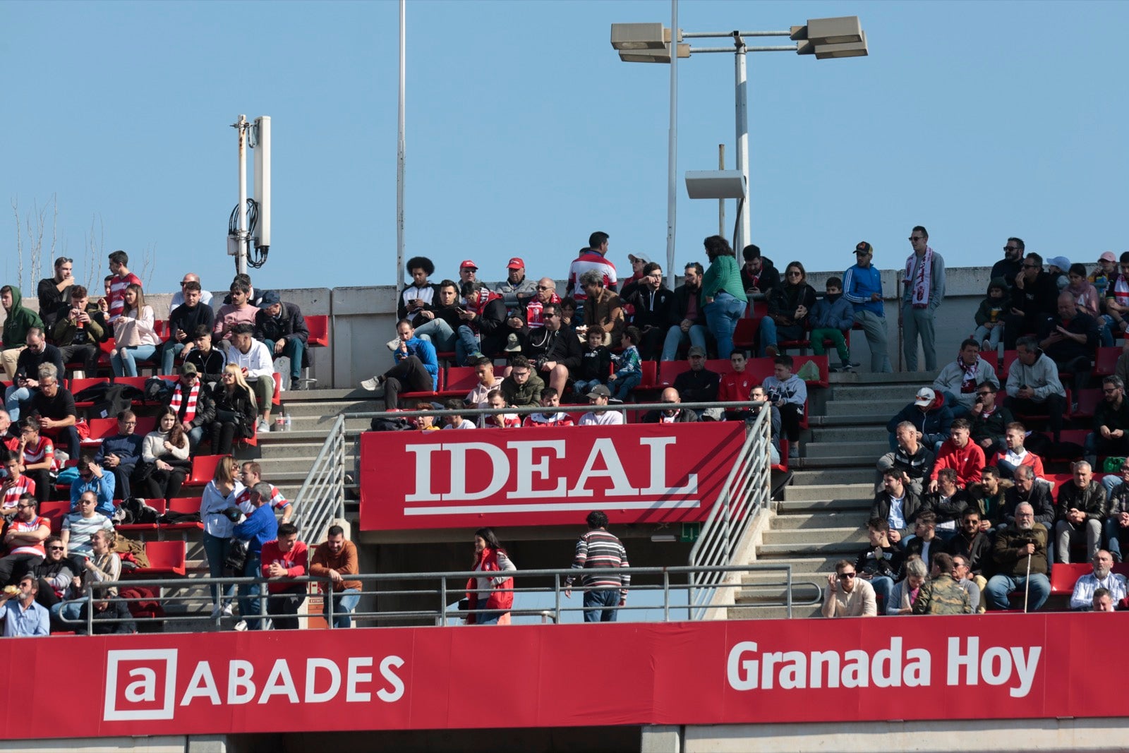¿Has estado en el choque de este mediodía en el campo del Zaidín? Aquí te puedes buscar