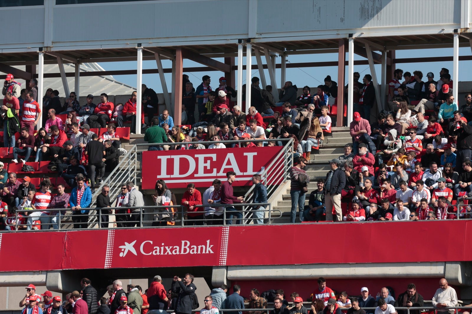 ¿Has estado en el choque de este mediodía en el campo del Zaidín? Aquí te puedes buscar