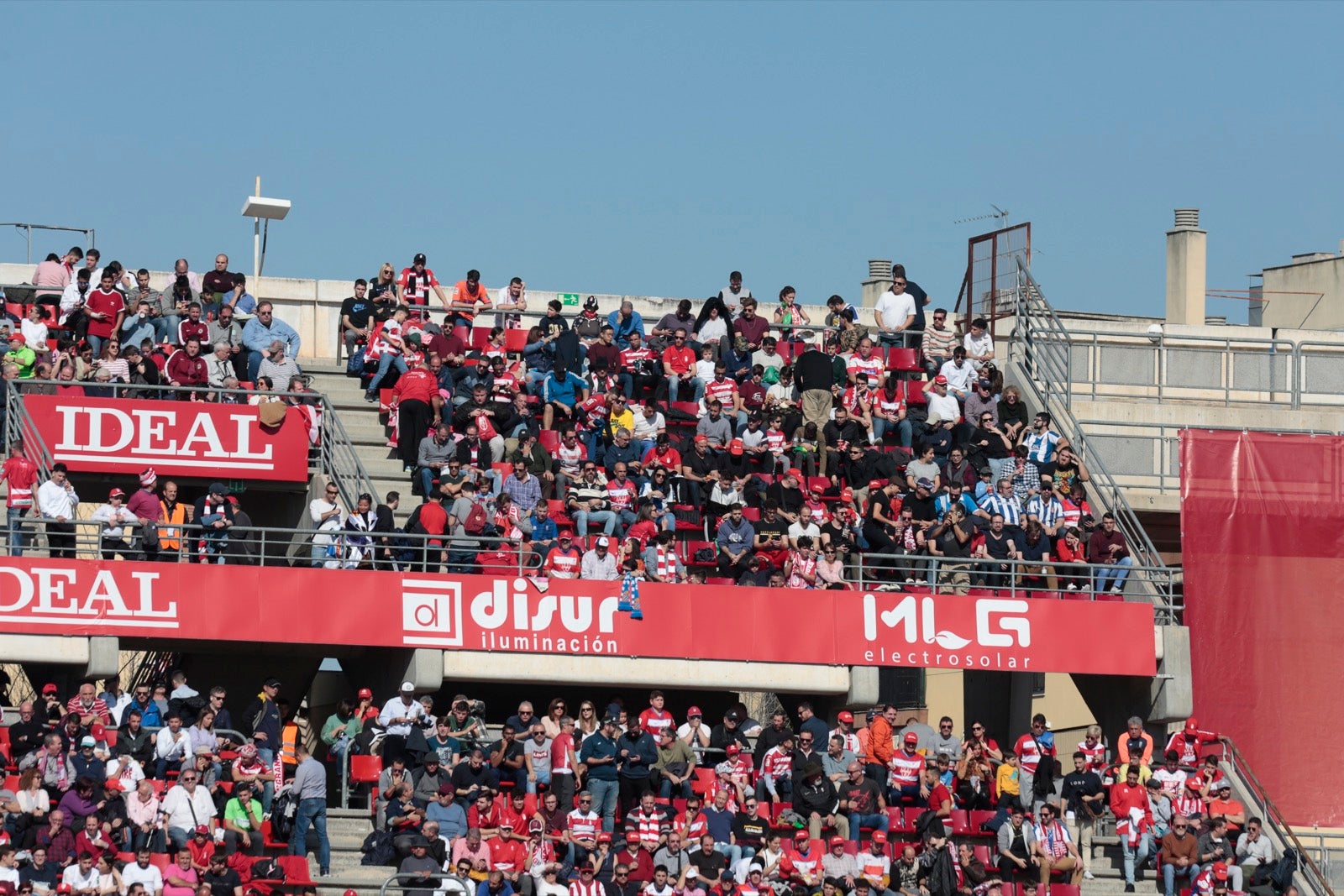 ¿Has estado en el choque de este mediodía en el campo del Zaidín? Aquí te puedes buscar
