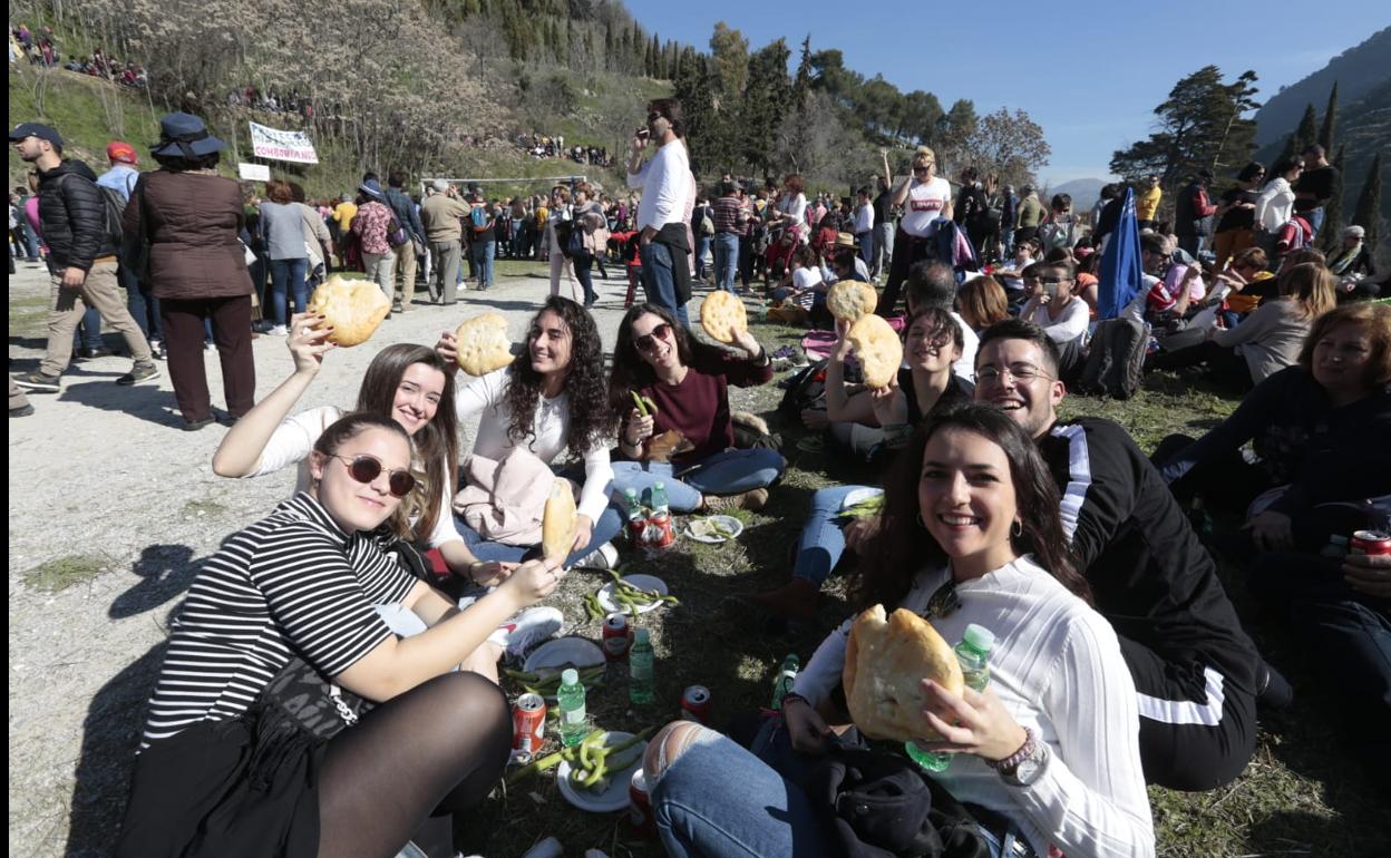 Gran ambiente en la romería de San Cecilio. 