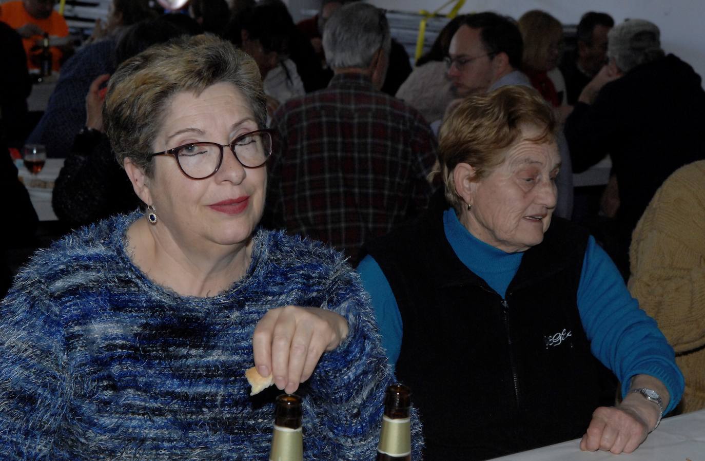 También hubo degustación del plato denominado 'atascaburras' elaborado con pimientos y tomates secos, bacalao y ajos asados, aceite y sal
