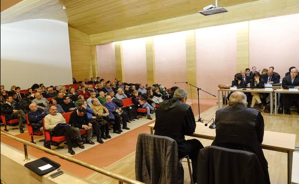 Vista de la sala en una de las sesiones del macrojuicio del 'Caso Alhambra'. 